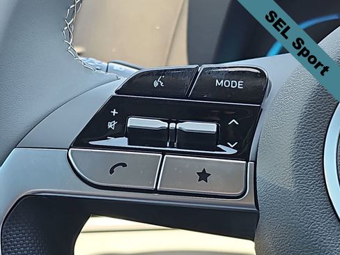 Certified 2025 Hyundai Elantra Sport FWD image 27