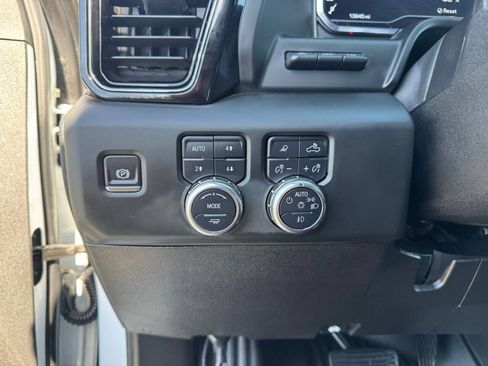 Used 2025 GMC Sierra 3500 AT4 w/ AT4 Premium Plus Package AWD/4WD image 16