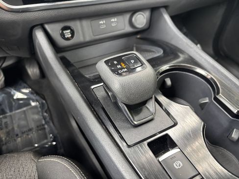 Used 2025 Nissan Rogue SV FWD image 43