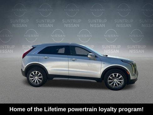 Used 2022 Cadillac XT4 Premium Luxury w/ Safety Alert Package AWD/4WD image 7