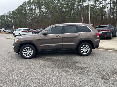 Used 2021 Jeep Grand Cherokee Laredo image 38