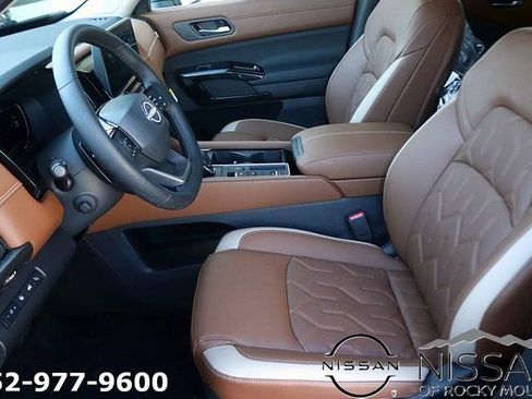 New 2026 Nissan Pathfinder Platinum image 12
