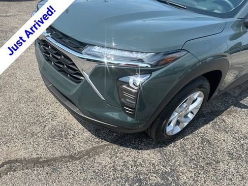 New 2026 Chevrolet Trax LS w/ LS Convenience Package FWD image 9