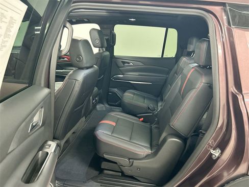 Used 2024 Chevrolet Traverse RS image 20