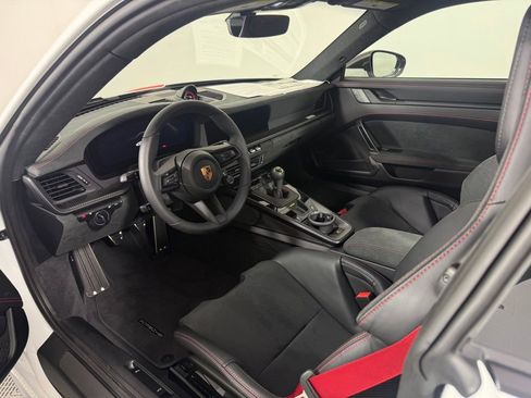 Certified 2026 Porsche 911 GT3 RWD image 4
