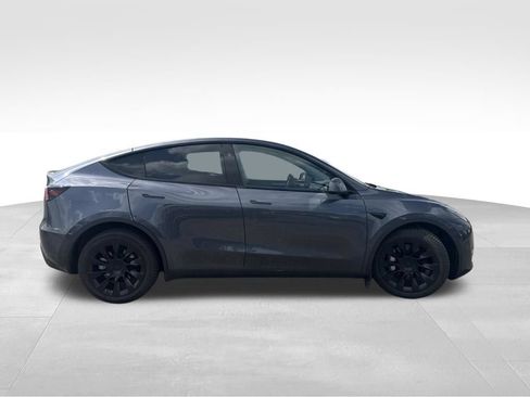 Used 2023 Tesla Model Y Long Range AWD/4WD image 6