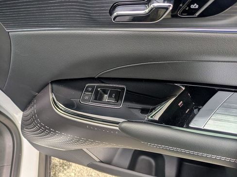 Certified 2025 Cadillac Lyriq Luxury image 32