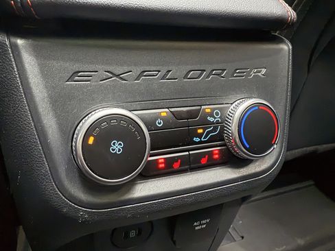 Used 2025 Ford Explorer ST image 24