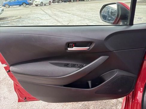 Used 2021 Toyota Corolla LE image 15