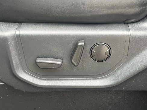 Used 2024 Ford Expedition XLT image 15