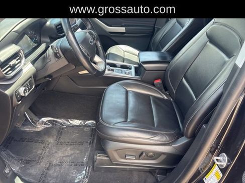 Used 2023 Ford Explorer XLT w/ Equipment Group 202A AWD/4WD image 9