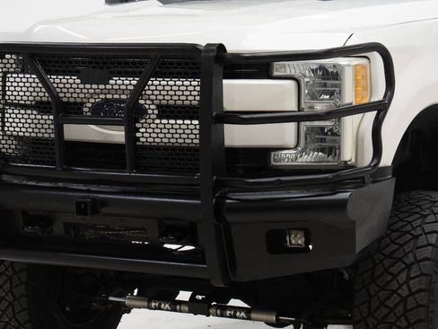 Used 2017 Ford F250 Lariat AWD/4WD image 10