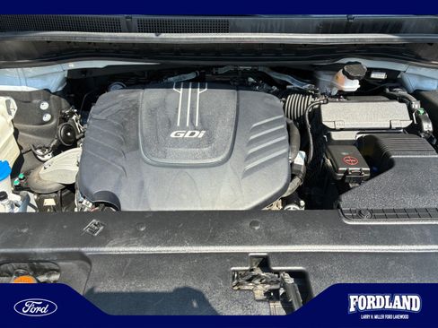 Used 2017 Kia Sedona SX FWD image 22