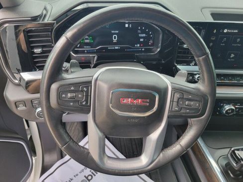 Used 2023 GMC Sierra 1500 SLT image 11