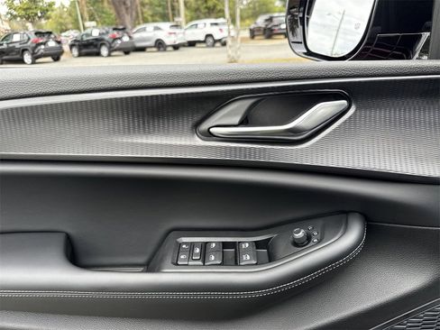 New 2025 Jeep Grand Cherokee Altitude image 12