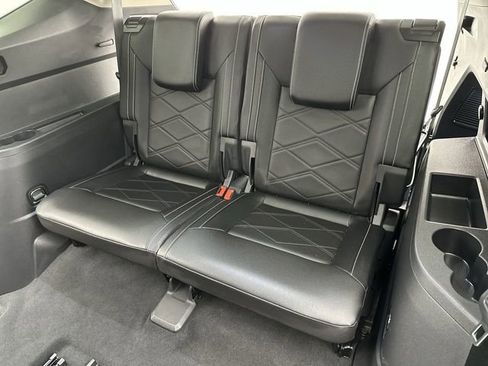 Certified 2025 Volkswagen Atlas SE image 24