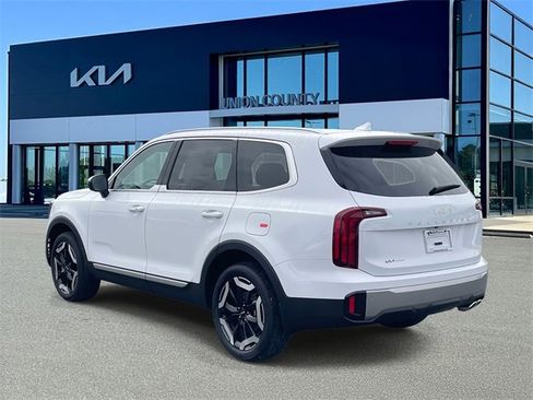New 2025 Kia Telluride S image 4