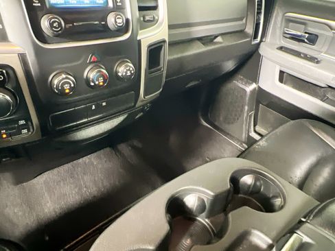 Used 2019 RAM 1500 Classic SLT AWD/4WD image 24