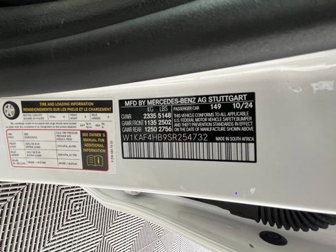 Used 2025 Mercedes-Benz C 300 4MATIC Sedan image 25