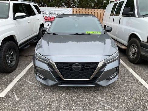 Used 2022 Nissan Sentra SR w/ SR Premium Package FWD image 2