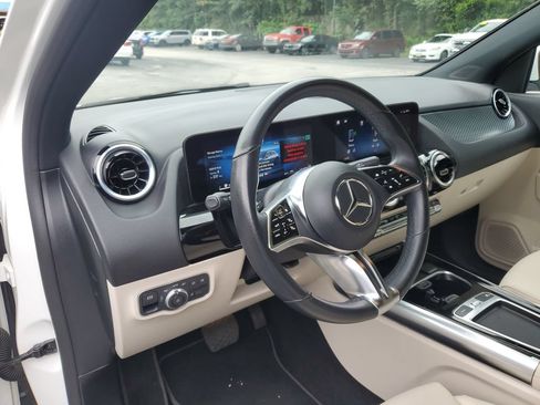 Used 2025 Mercedes-Benz GLA 250 4MATIC image 22