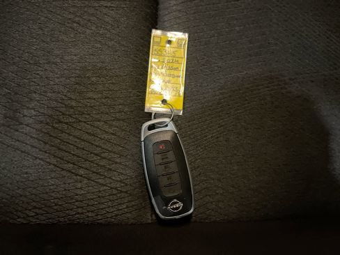 Used 2024 Nissan Rogue SV image 26