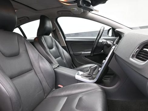 Used 2014 Volvo S60 T5 FWD image 25