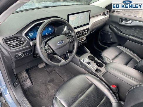 Used 2024 Ford Escape Platinum image 4