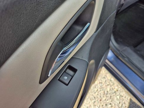Used 2013 Chevrolet Cruze LS image 25