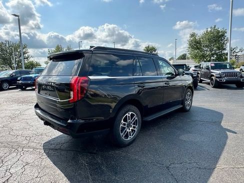 Used 2025 Ford Expedition Active AWD/4WD image 11