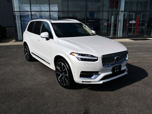 Used 2024 Volvo XC90 B6 Ultimate w/ Protection Package Premier AWD/4WD image 2