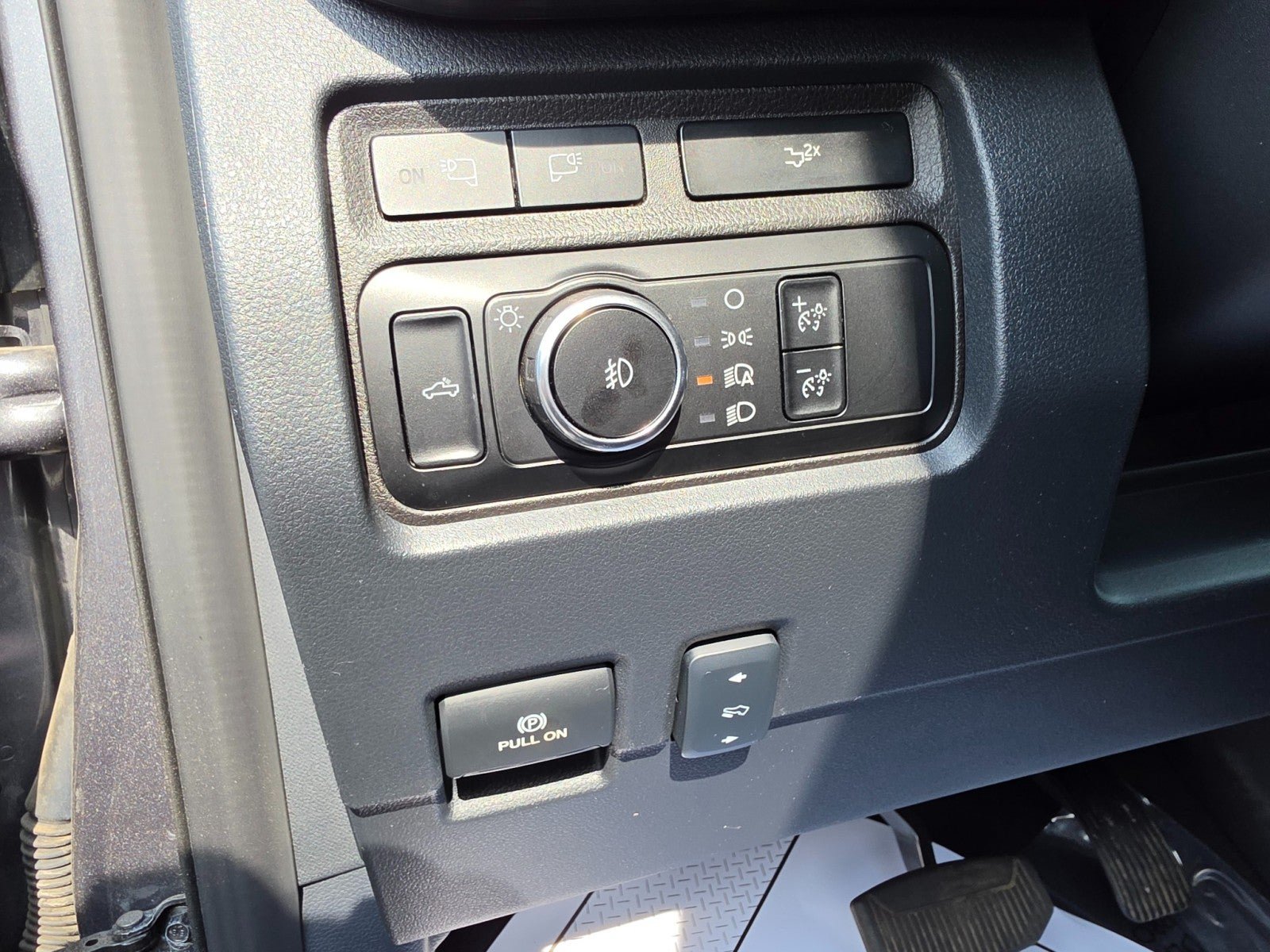 Used 2024 Ford F350 Lariat w/ Lariat Ultimate Package AWD/4WD image 39