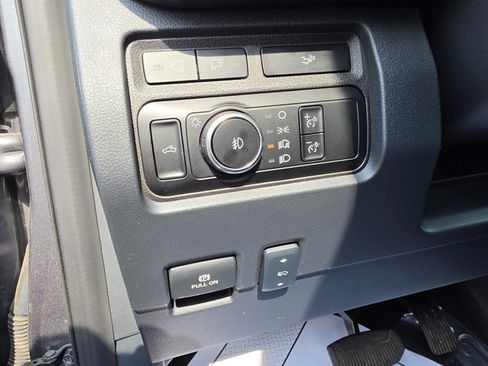 Used 2024 Ford F350 Lariat w/ Lariat Ultimate Package AWD/4WD image 39
