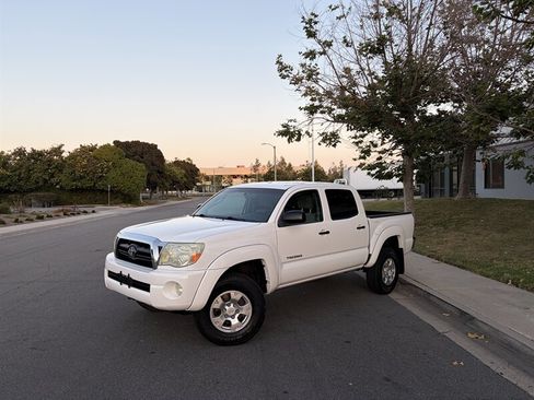 Used 2008 Toyota Tacoma PreRunner RWD image 1
