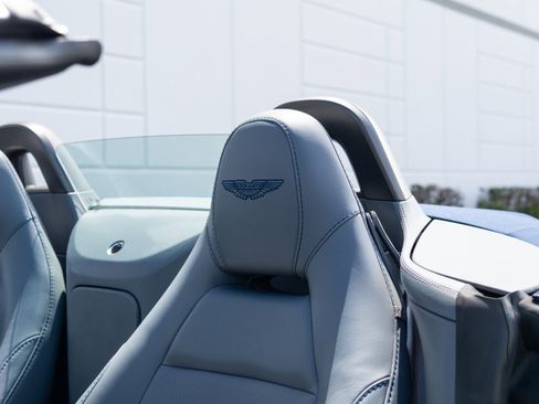 Used 2021 Aston Martin V8 Vantage image 32