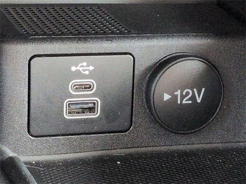 Certified 2025 Ford Escape Platinum w/ Premium Technology Package image 24