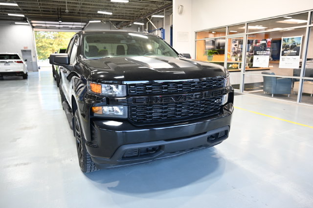 Used 2021 Chevrolet Silverado 1500 Custom w/ Rally Edition AWD/4WD image 3