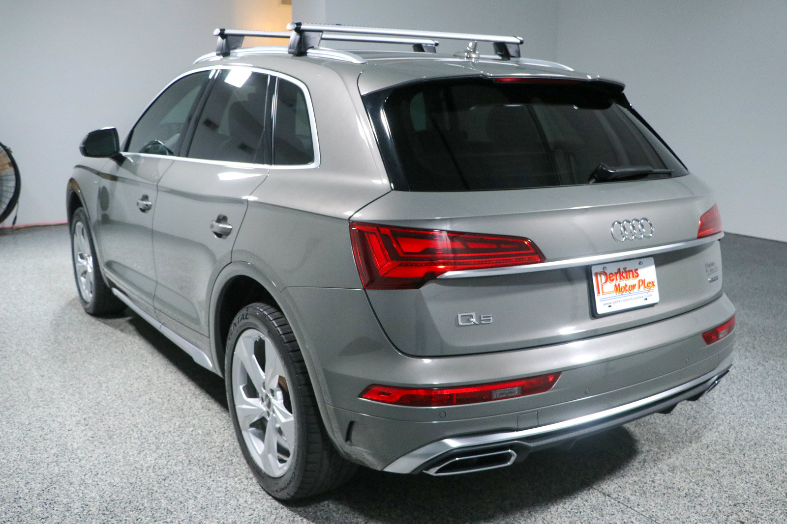 Used 2023 Audi Q5 2.0T Premium Plus w/ Premium Plus Package AWD/4WD image 9