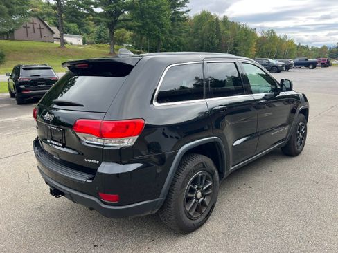 Used 2018 Jeep Grand Cherokee Laredo AWD/4WD image 5