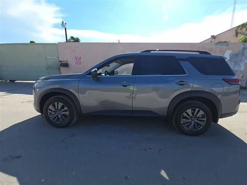 Used 2026 Nissan Pathfinder SV FWD image 4