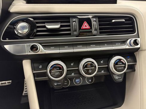 Used 2023 Genesis G70 3.3T w/ Sport Prestige Package RWD image 34