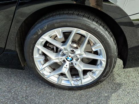 Used 2025 BMW 330i xDrive Sedan image 9