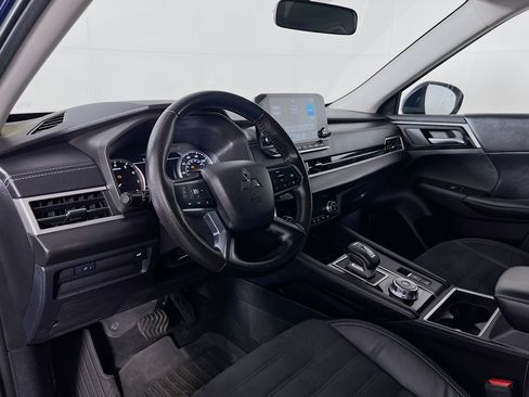 Used 2022 Mitsubishi Outlander SE image 9