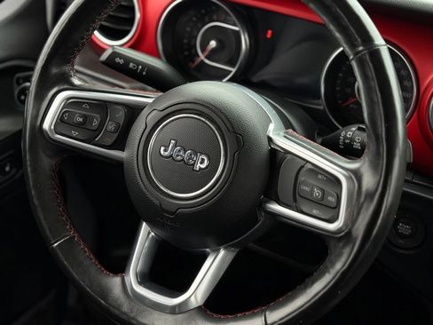 Used 2018 Jeep Wrangler Unlimited Rubicon w/ Uconnect 4C Nav & Sound Group AWD/4WD image 9