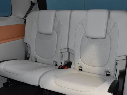 New 2025 Volkswagen ID. Buzz 1st Edition image 18