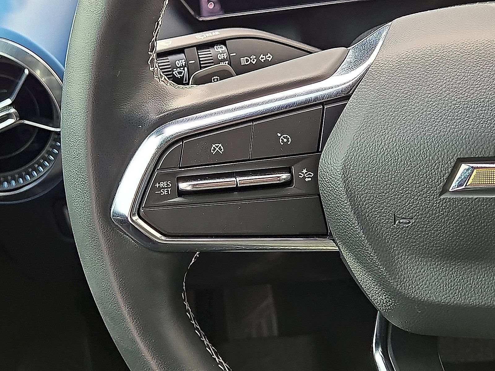 Used 2024 Chevrolet Equinox EV LT FWD image 19