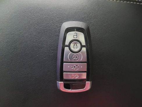 Used 2018 Ford Edge Titanium w/ Equipment Group 301A image 32