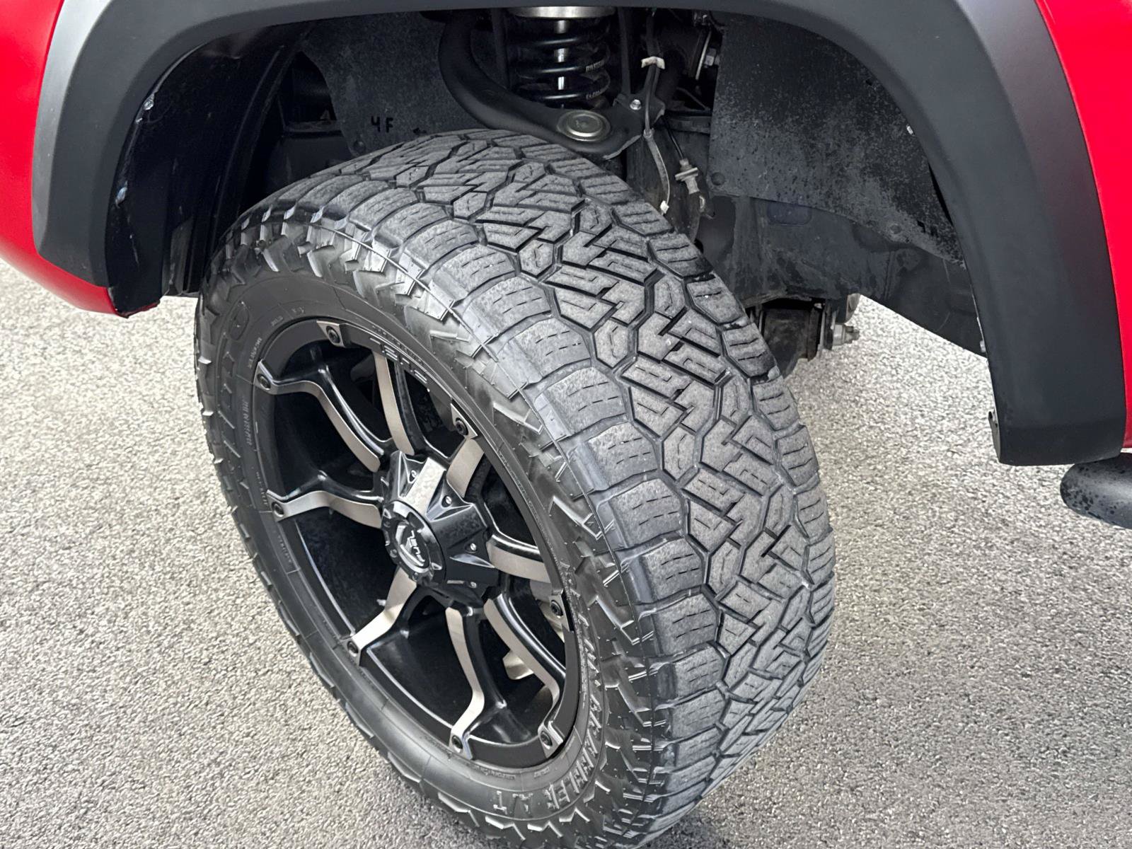 Used 2022 Toyota Tacoma TRD Off-Road w/ TRD Premium Off Road Package AWD/4WD image 12