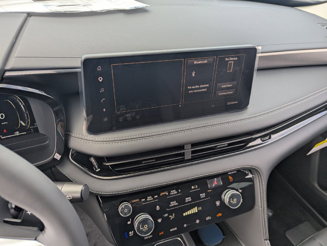 New 2027 INFINITI QX60 Luxe FWD image 18