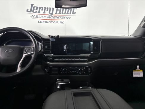 Used 2022 Chevrolet Silverado 1500 RST w/ Convenience Package II AWD/4WD image 24